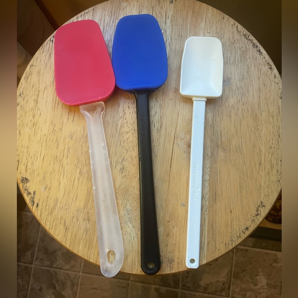 Set of Three Silicone Spatulas - Red, Blue, White